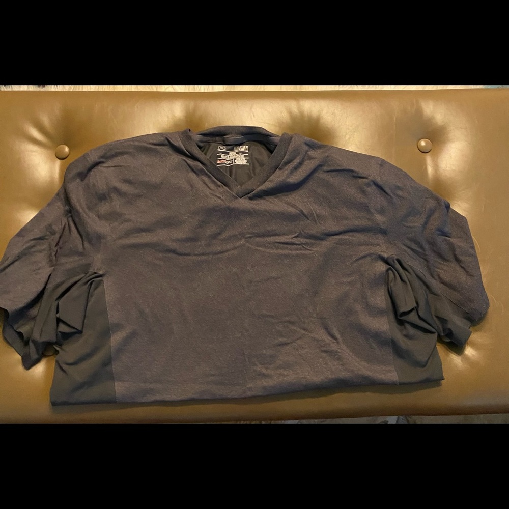 Workout V Neck by UA